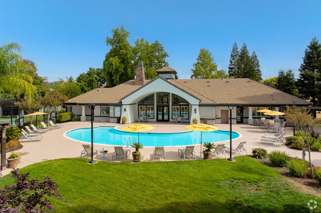 Piscina - PINNACLE AT GALLERIA