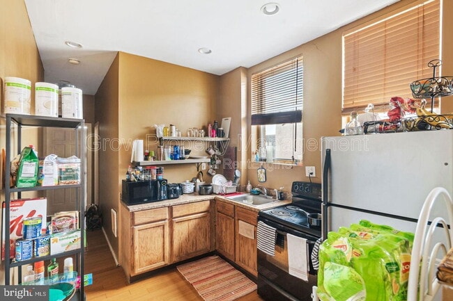 Photo - 1834 W Diamond St Unit 2