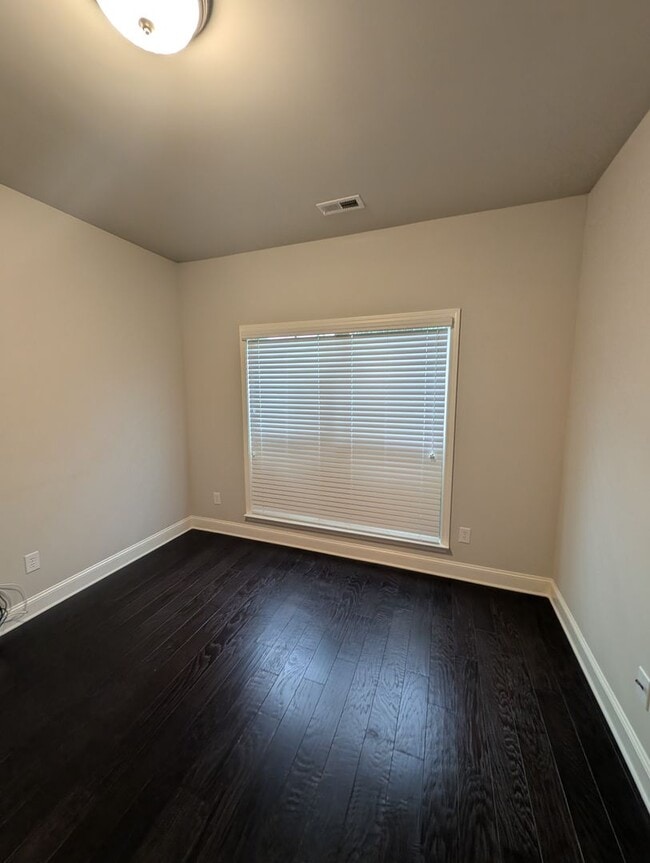 Photo - 207 Blackwood Dr NW