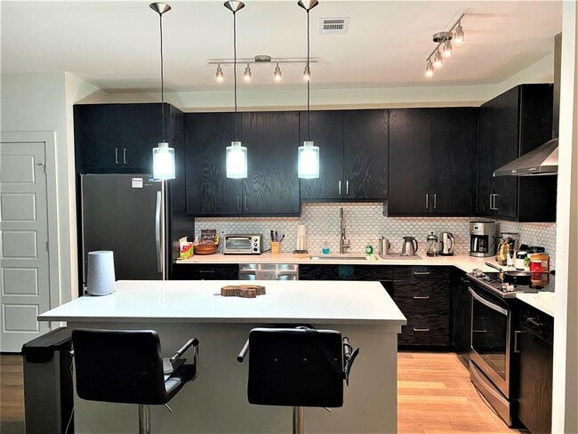 Photo - 1615 E 7th St Unidad 304