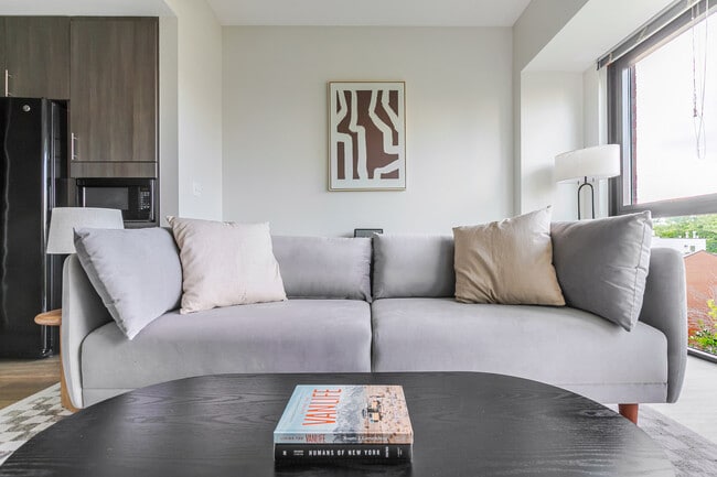 Photo - 211 W Scott St Unit FL6-ID1297