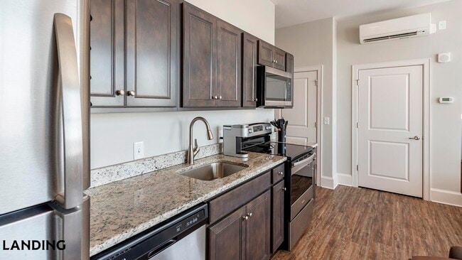 Photo - 187 N Church St Unidad 1005