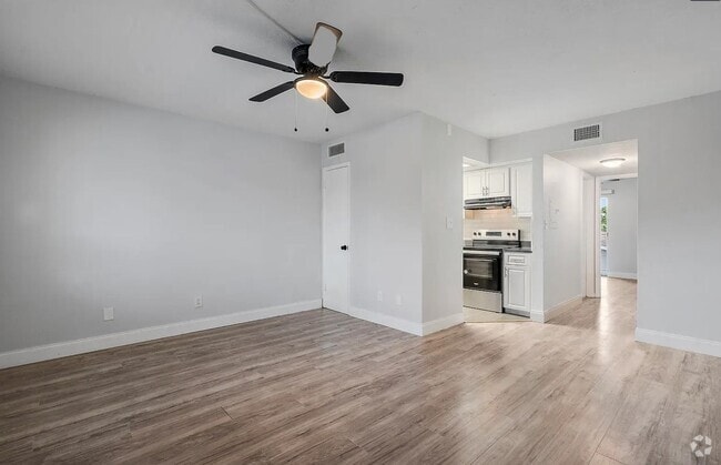 Building Photo - Splendid unit near the beach Rental
