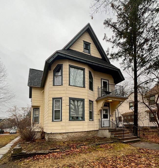 Photo - 526 S Webster Ave Apartment Unit 1