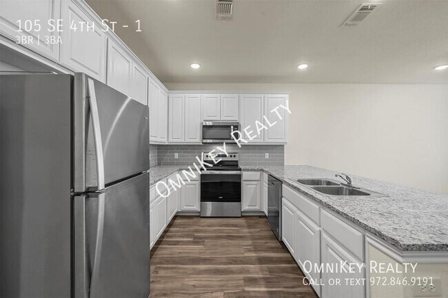 Photo - 105 SE 4th St Unit 1