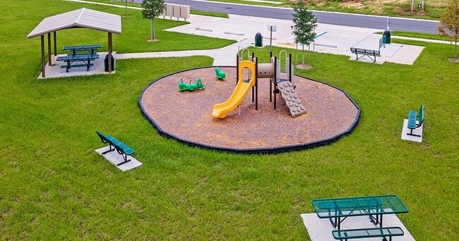 Photo - Lilac Pointe