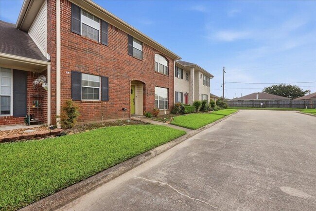 Photo - 1149 Green Meadow St