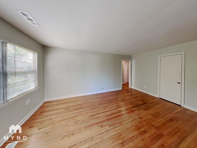 Photo - 1437 Freda Dr