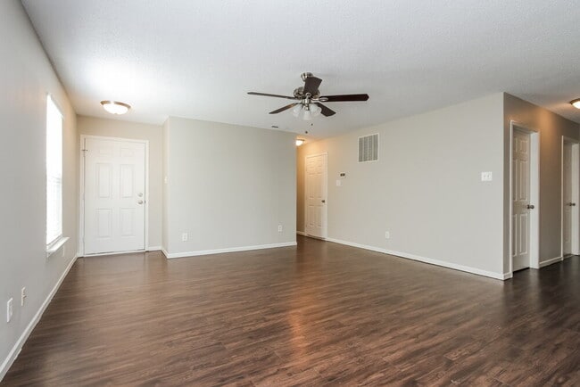 Photo - 6715 Everbloom Ln