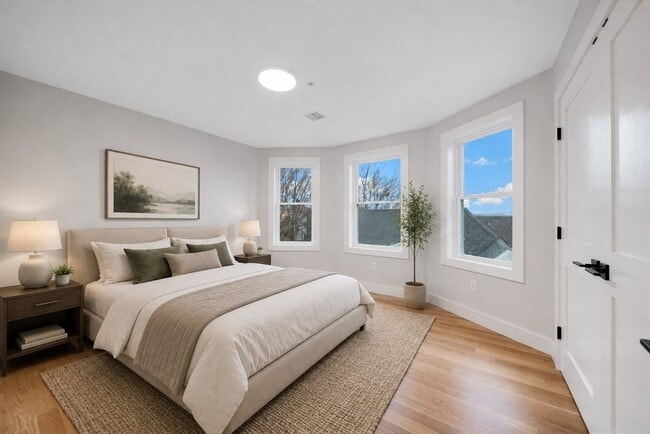 Photo - 9 Wenham St Unit 3