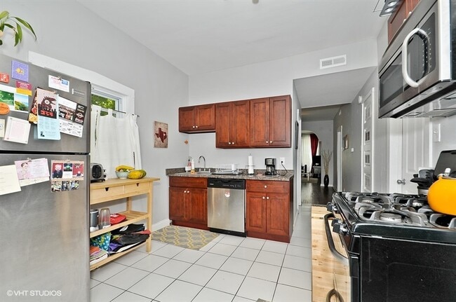 Photo - 1701 N Maplewood Ave Unit 1