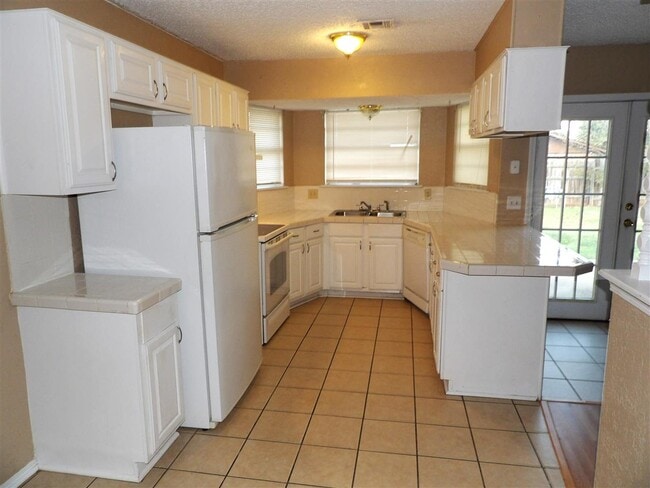 Photo - 6407 SW Brookline Ave