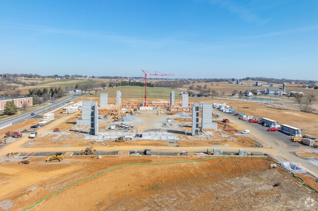 Building Photo - 560 Willow Rd