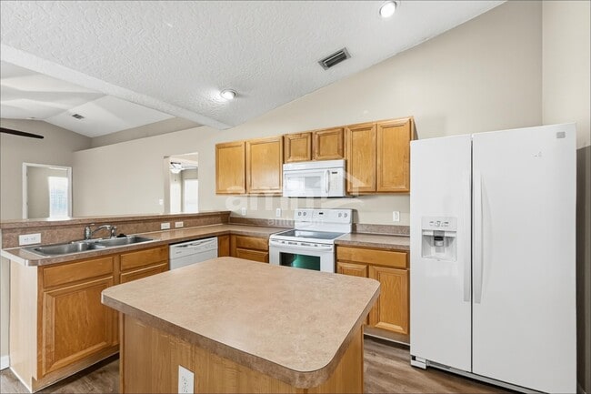 Photo - 1323 Old Millpond Rd