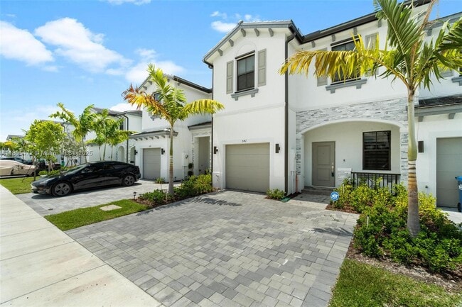 Photo - 541 NW 204th St Townhome