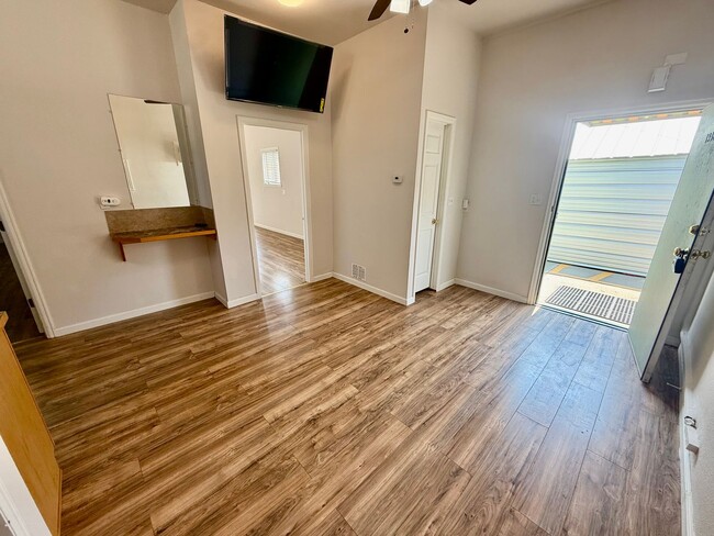 Photo - 1342 N Washington Ave