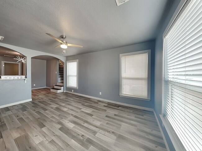 Photo - 7911 Denton Dr