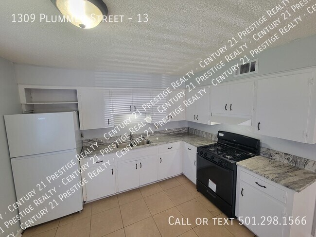 Photo - 1309 Plummer St Unit 13