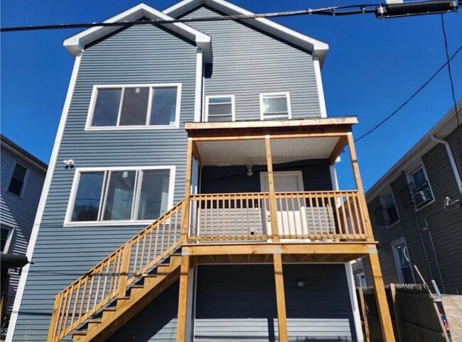 47 Rill St Unit 2