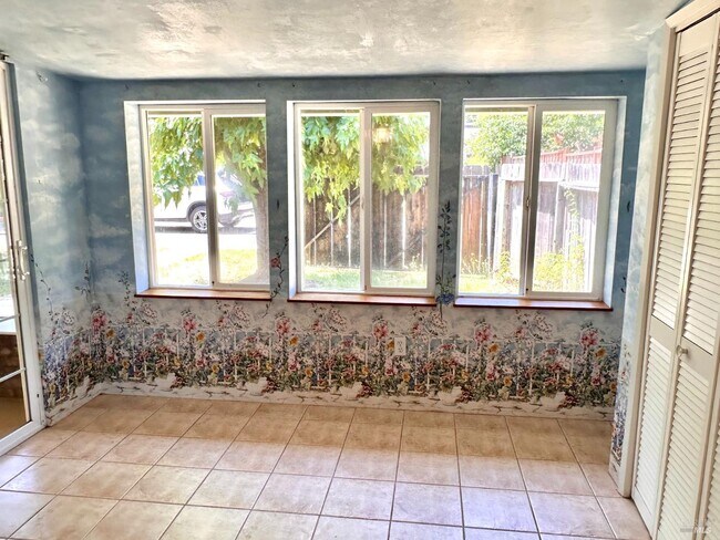 Photo - 1815 Park St
