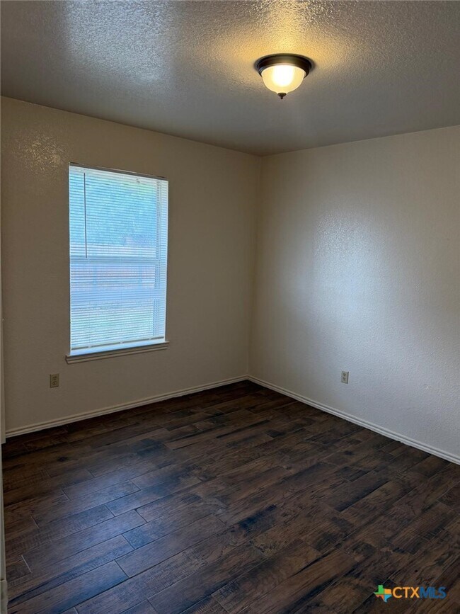 Building Photo - 4212 Embers Dr