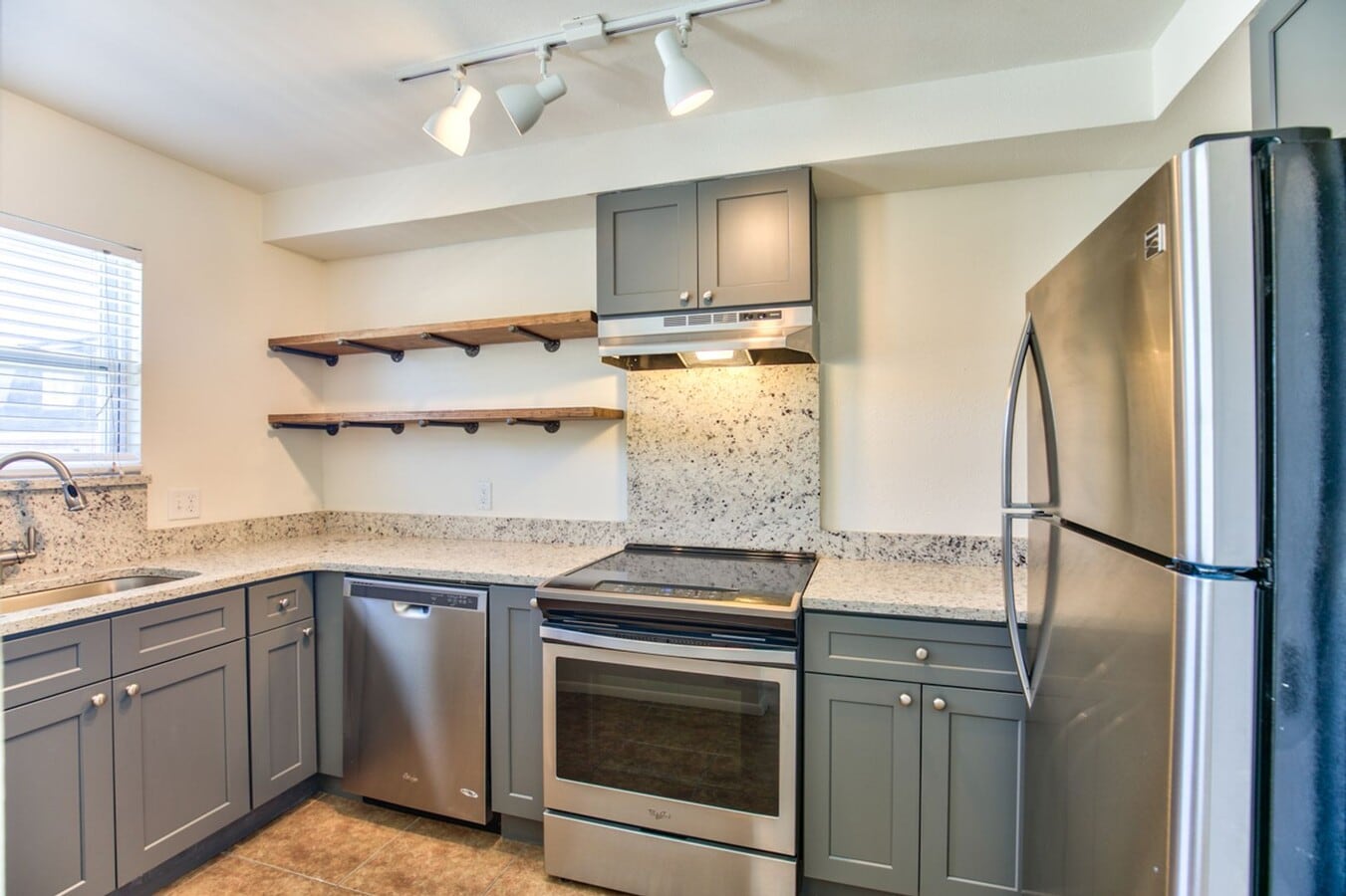 Photo - 407 E Carolina St Unit 122