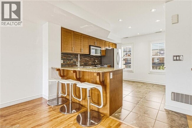 Photo - 1380 Costigan Rd