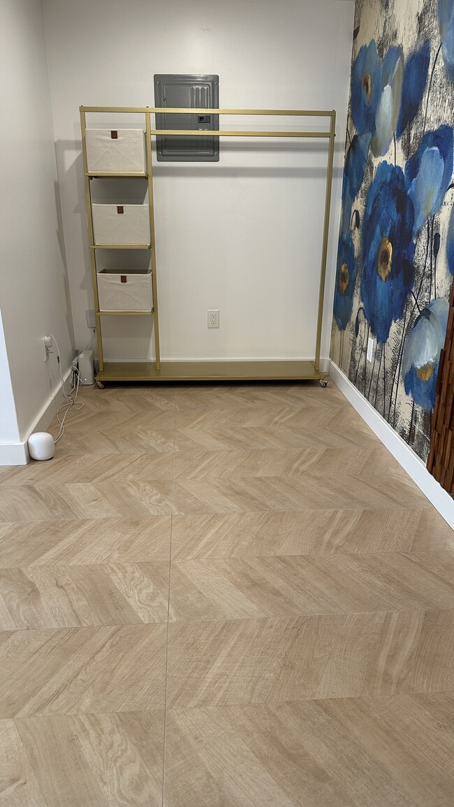 Photo - 3351 Hamilton Way Unidad 3353 A