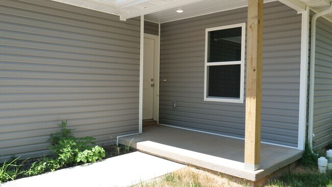 Photo - Like new 3 bedroom duplex - Aurora MO