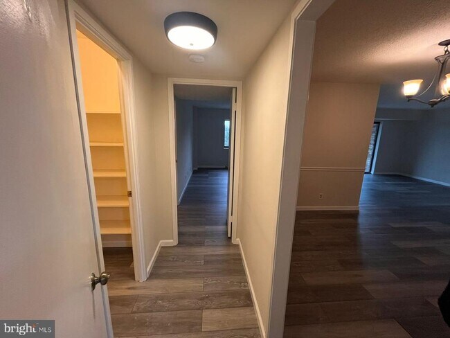 Photo - 5903 Mt Eagle Dr Unit 917