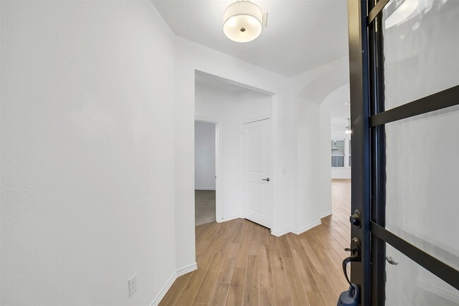 Photo - 1309 Tan Gable Ln