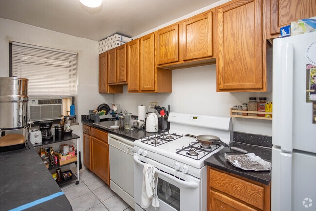 1BR, 1BA - Kitchen