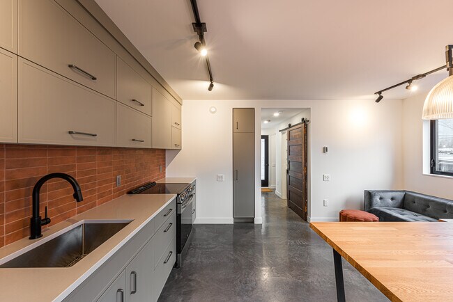 2398 Creighton St Unité 1