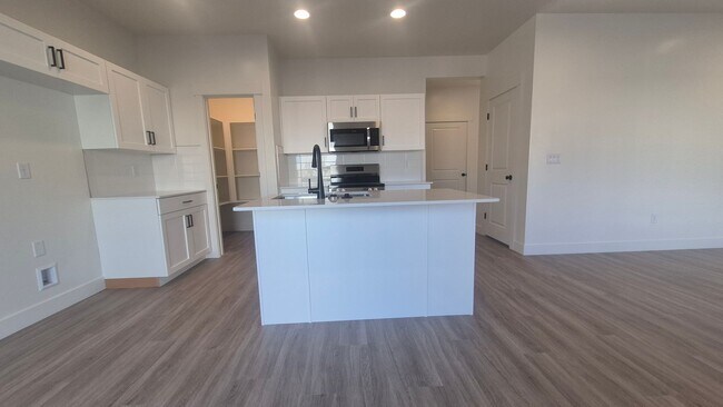 Photo - 5677 S Weehawken Ln