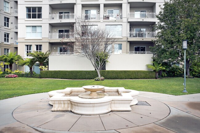 Building Photo - 140 S Van Ness Ave Unit 621