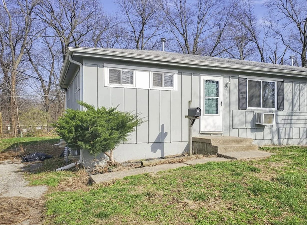 5247/5249 Hadley St. - 5247/5249 Hadley St. Apartment Unit 5247 Hadley St.