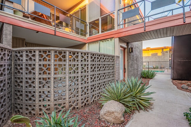 Photo - 1225 E Medlock Dr Unit 102