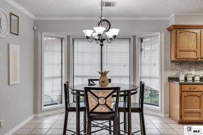 Photo - 105 Timberlane Dr