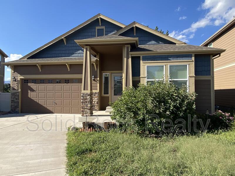 Photo - 1097 Antrim Loop