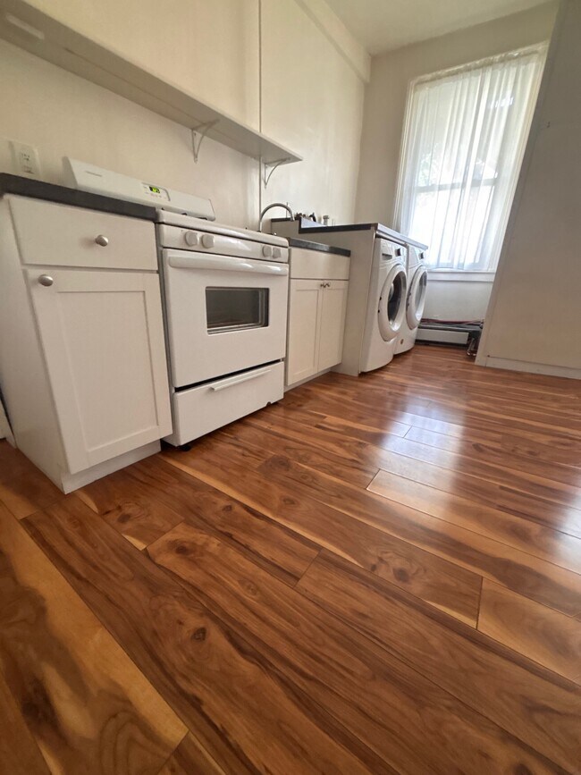 Washer and dryer in unit - 26 Park Pl Unit 2R