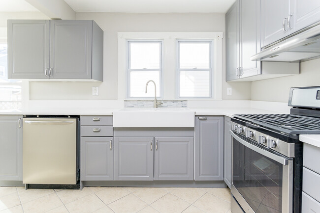 Photo - 17213 Clifton Blvd Townhome