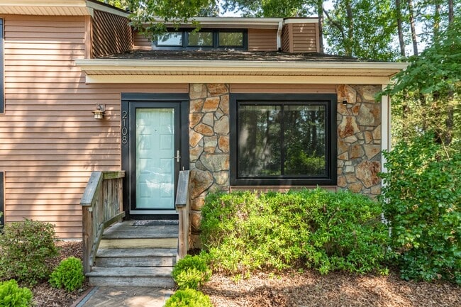 Photo - 2108 Mariner Cir
