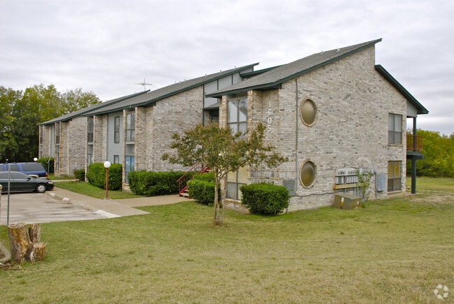 Creekview Village Apartment