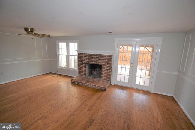 8243 Cedar Landing Ct