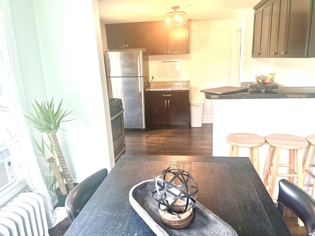 Building Photo - 1442 Wilmette Ave Unit 2