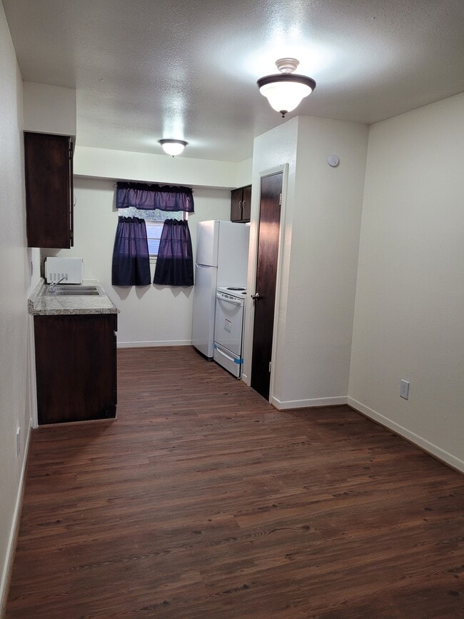 Photo - 9205 Allwood St Unit 9205 Allwood Apt B