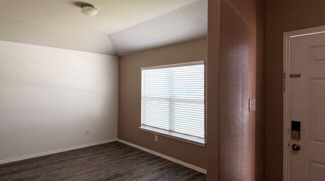 Photo - 2028 Cedar Tree Ct