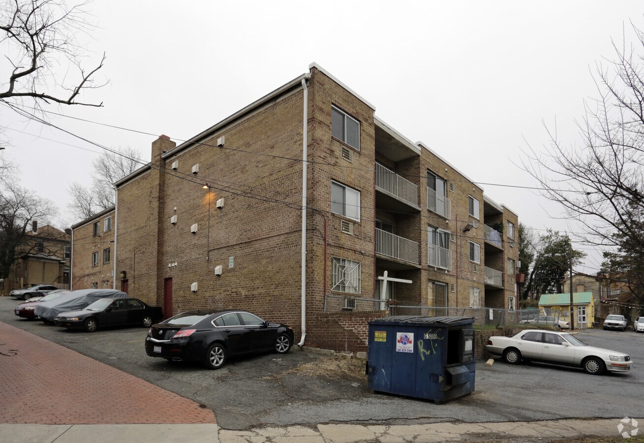 Photo - 1210-1212 Maple View Pl SE