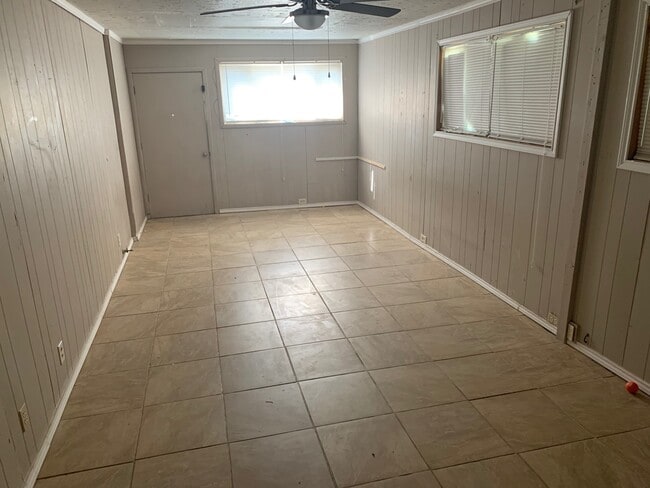 Photo - 2414 Raney St Unit Raney