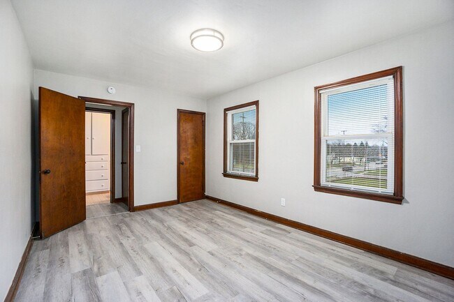 Photo - Newly Renovated 1br/1ba Apartment Available! PICTURES COMING SOON! Unit D